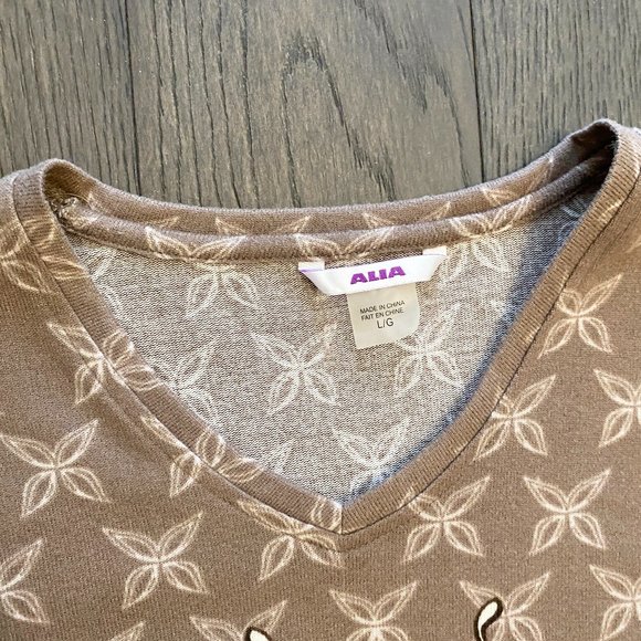 Alia Knit V-Neck Top Beige Ivory Floral Casual Large - Picture 5 of 5